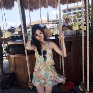 Meet your Posher, Claire